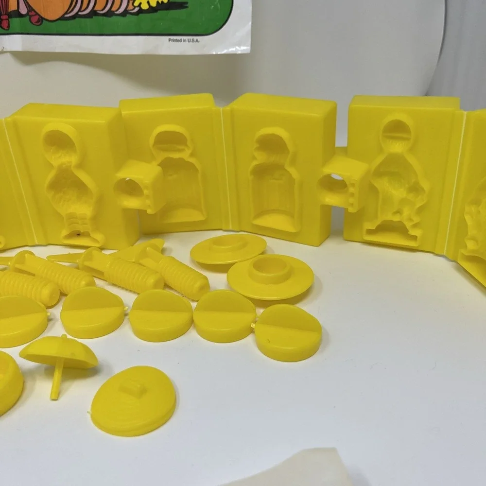 Vintage Sesame Street Color Dough 3-In-1 Activity Set Molds Big Bird